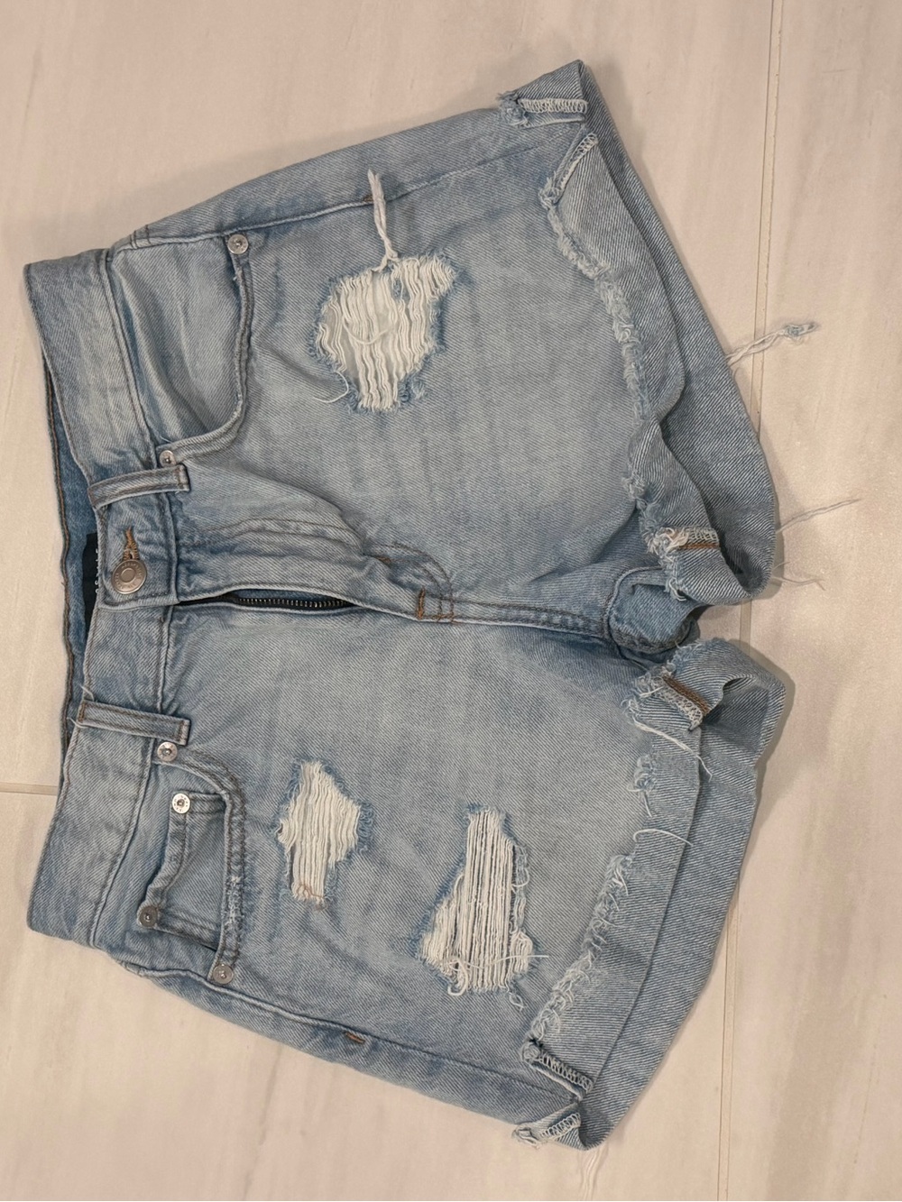 Aeropostale Light Wash Distressed Women’s Denim Shorts